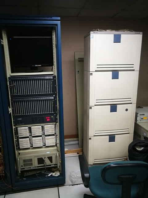 兩江麗景酒店程控交換機主機圖